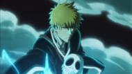 Ichigo blocks Quilge's attack with his hand (Image via Studio Pierrot)
